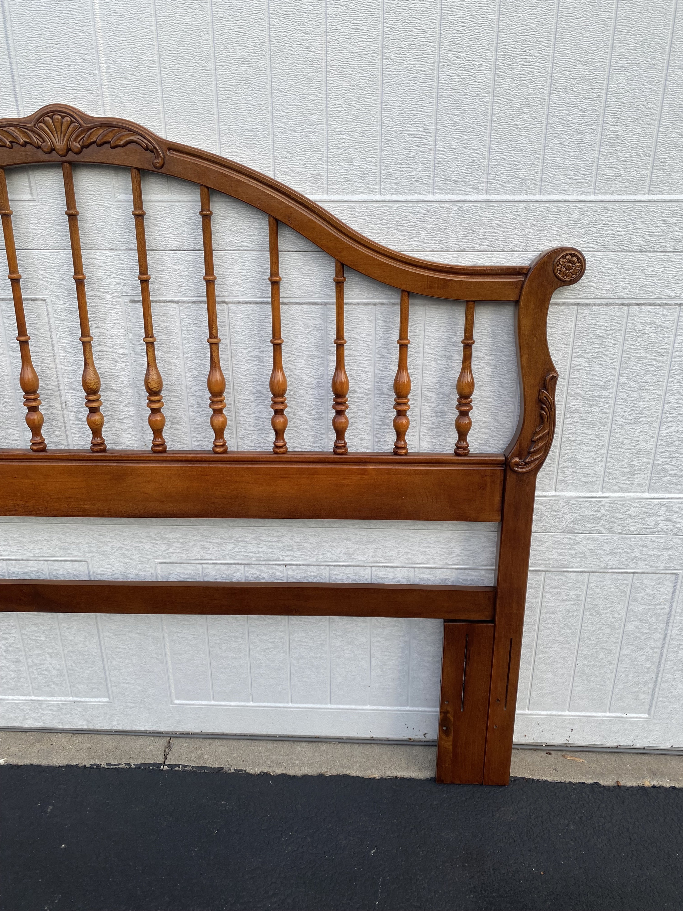 Lexington Furniture Chez Michelle French Provincial Cherry Queen