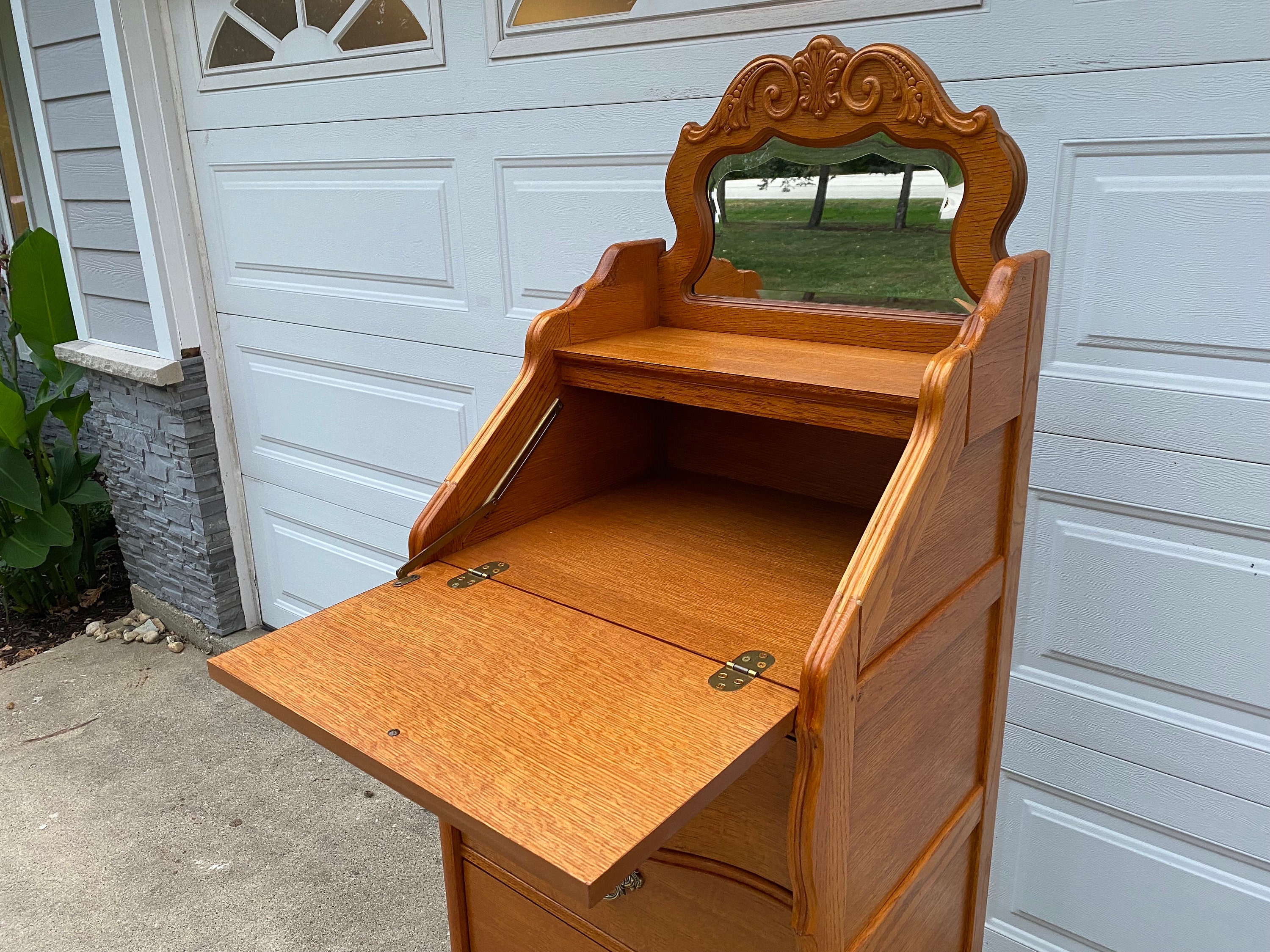 Lexington Furniture Victorian Sampler Collection Vanity Lingerie Chest