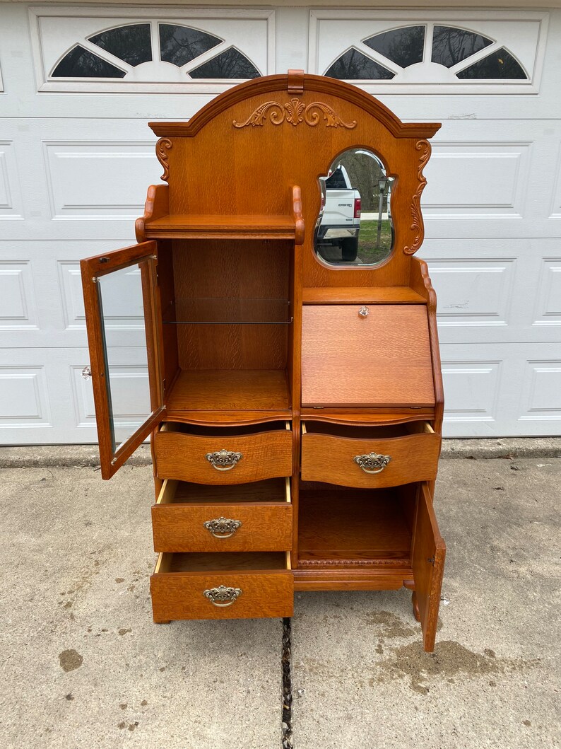 Lexington Furniture Victorian Sampler Collection Side by Side Vanity