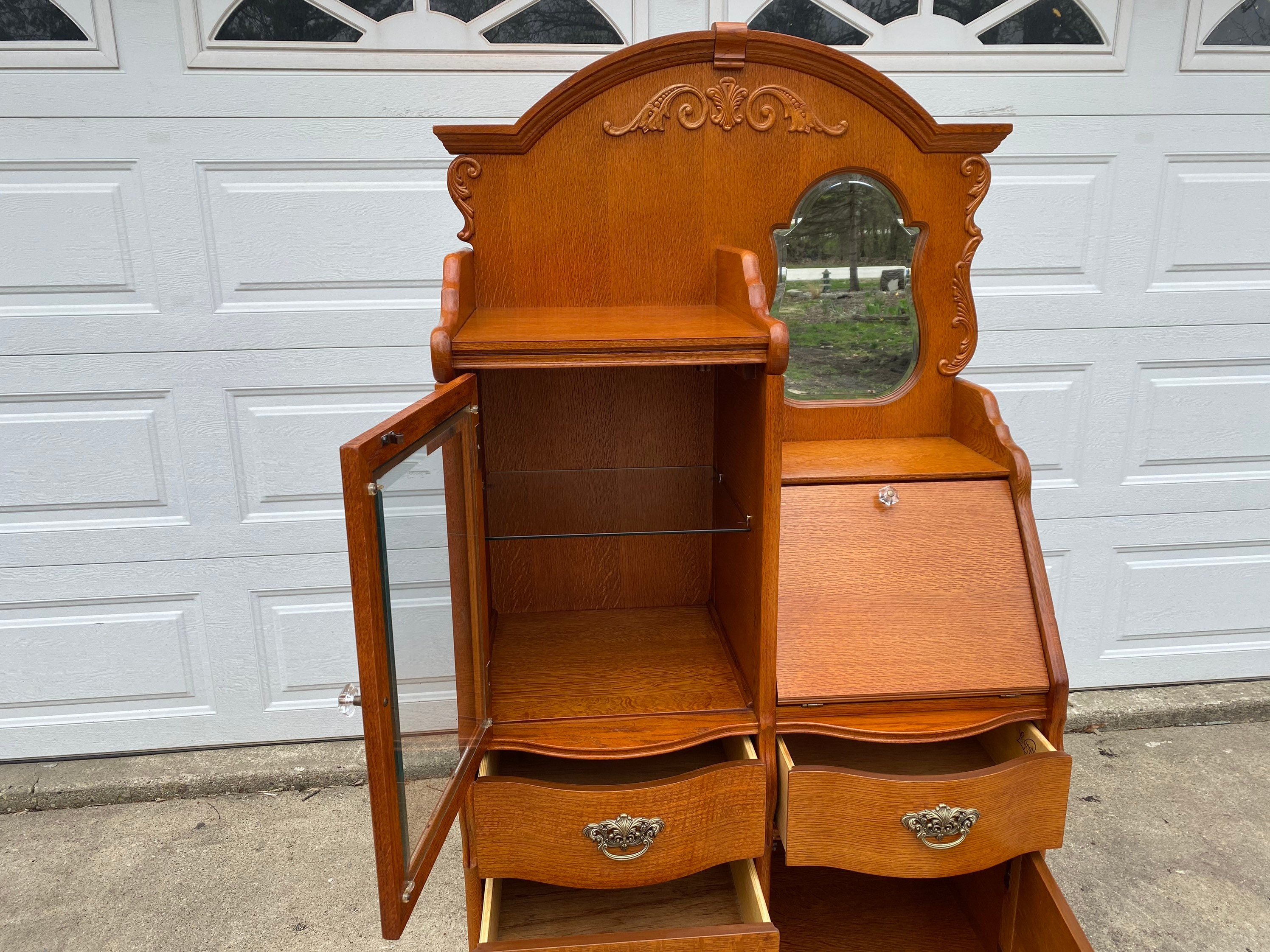 Lexington Furniture Victorian Sampler Collection Side by Side Vanity