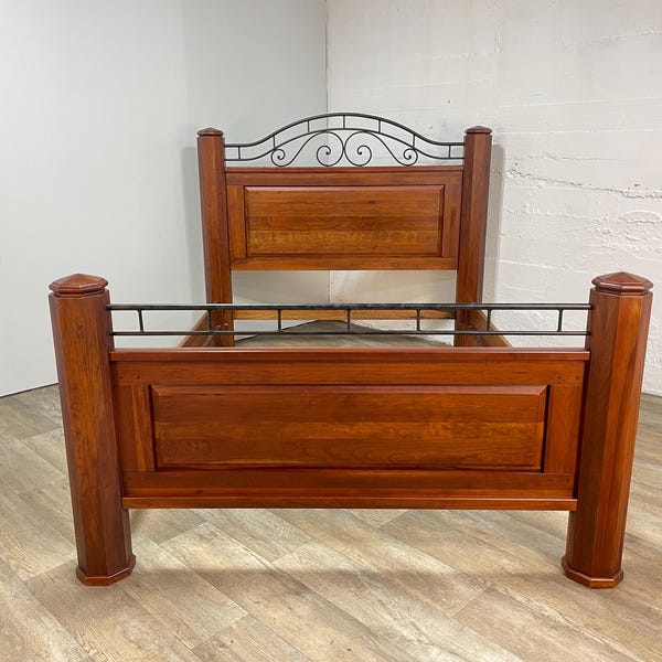 Lexington Bob Timberlake Queen Panel Bed
