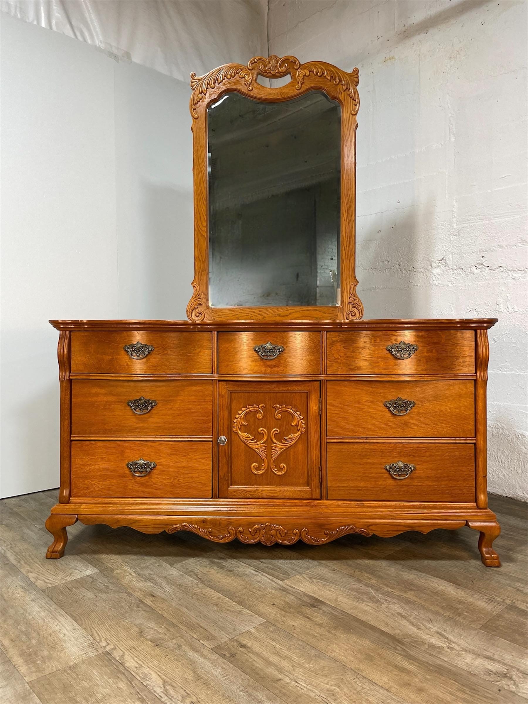Lexington Furniture Victorian Sampler Collection Triple Dresser