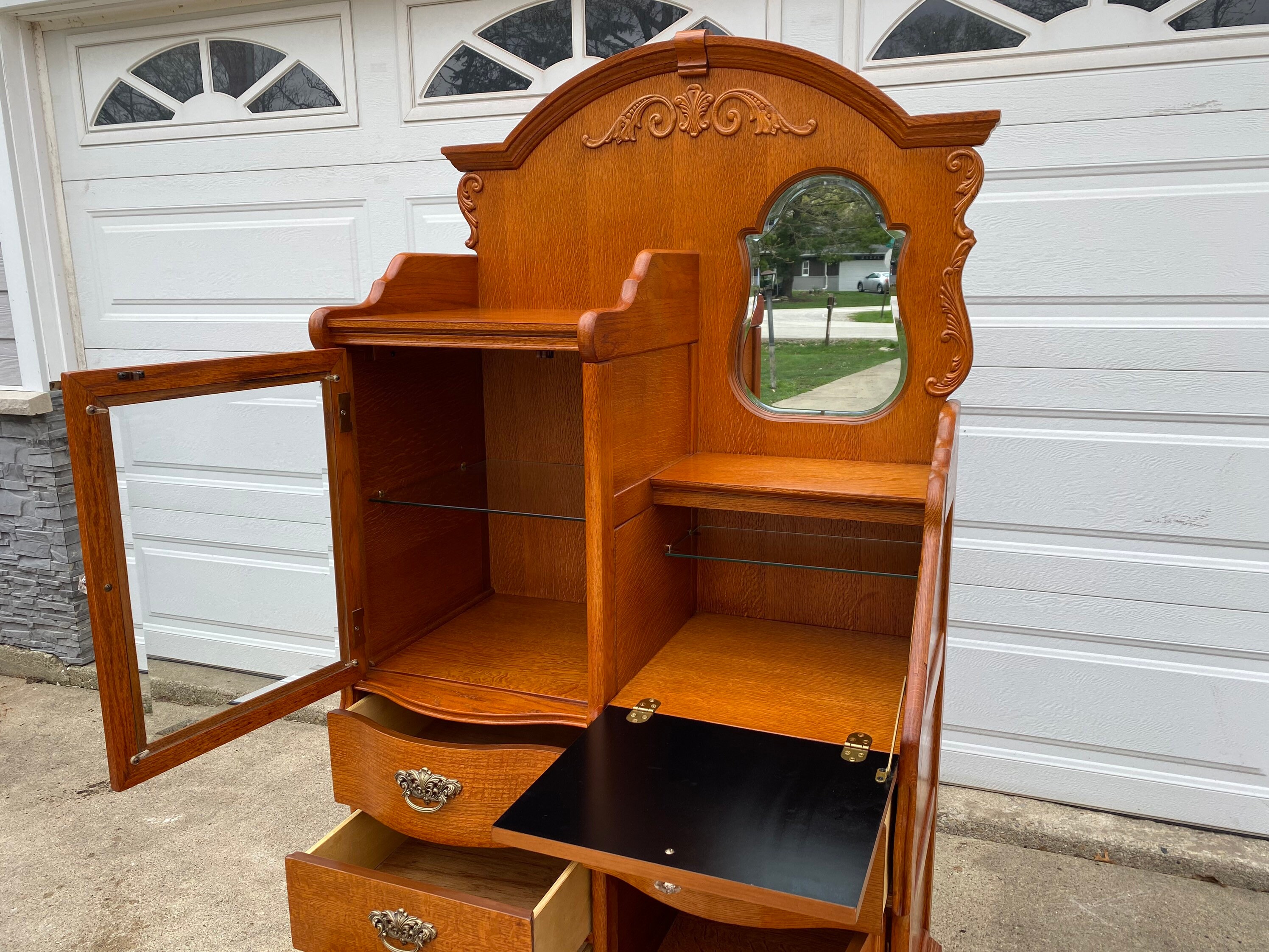 Lexington Furniture Victorian Sampler Collection Side by Side Vanity