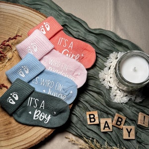 Babysocke Genderreveal - Es wird ein Mädchen/ Es wird ein Junge & It's a Boy/ It's a Girl