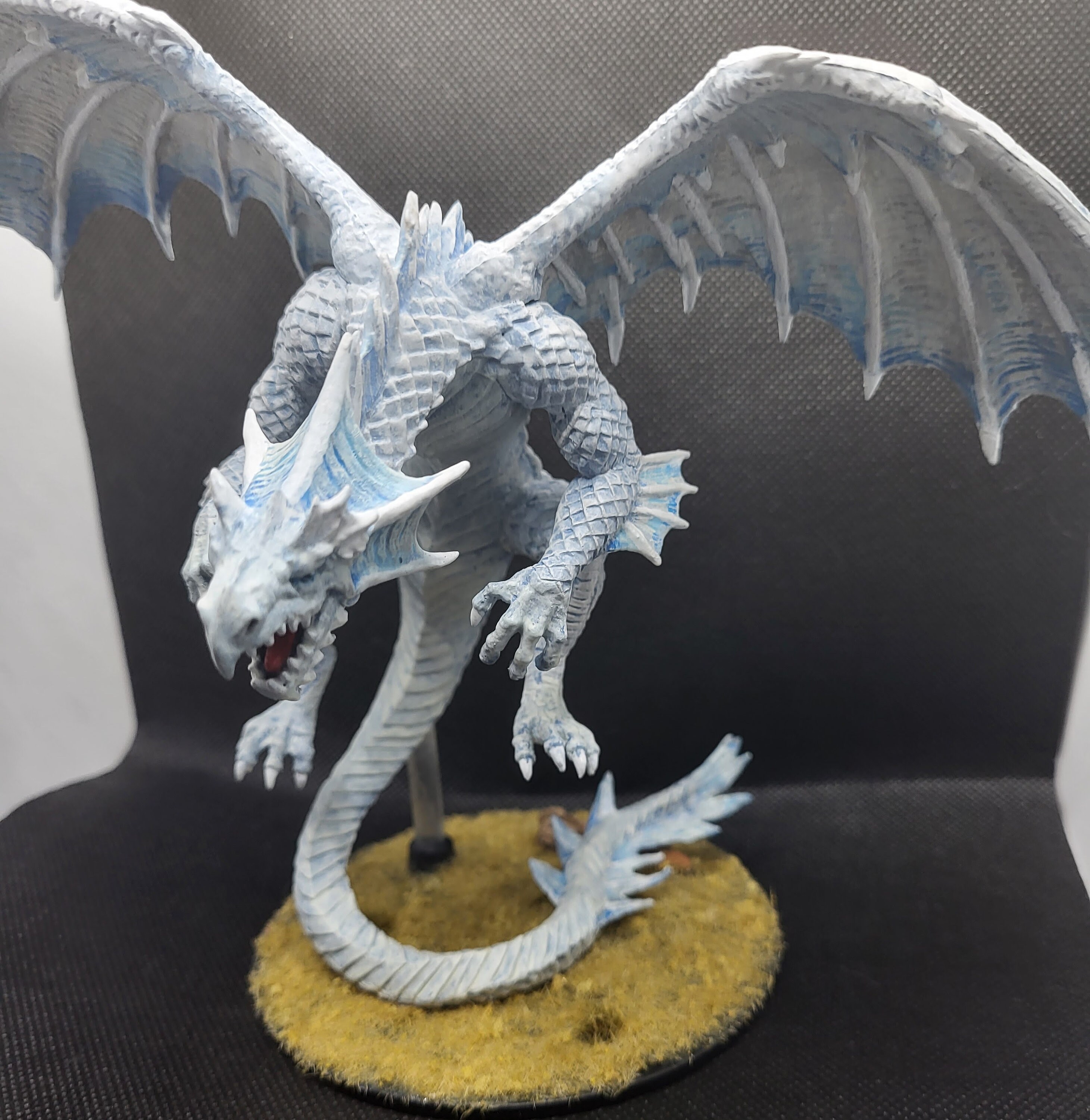 White Ice Dragon Minature, Gargantuan - Etsy