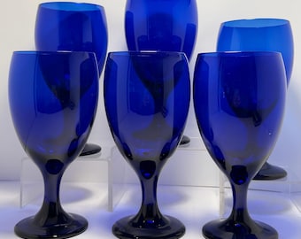 Juego de 6 copas azul cobalto de mediados de siglo: cristalería retro con tallo en forma de lágrima