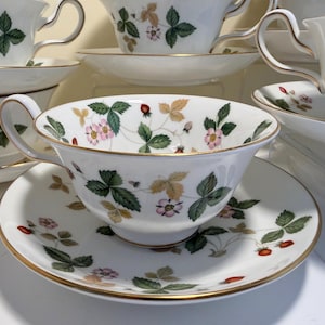 Wedgwood Wild Strawberry - Etsy