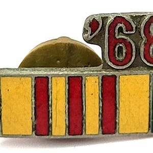 1968 Vietnam Service Pin Vintage