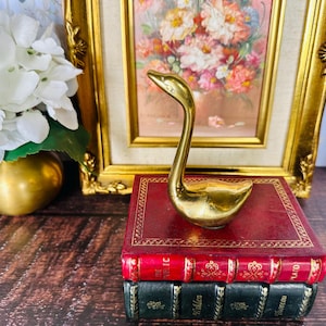 Vintage Small Brass Swan Figurine 3.5” Tall Brass Animal Decor | Mid Century Modern Shelf Decor Brass Bird Paperweight Cottagecore