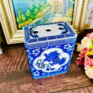 Vintage Chinese Blue & White Porcelain Foo Dog Opium Pillow – Signed Qing Dynasty 19th-20th Century, Guardian Lion Motif Chinoiserie Chic