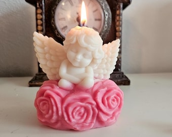 Vela de ángel dulce sobre nube de rosas | Decoración romántica para el hogar - Vela hecha a mano | Adorno navideño | Ángel de la guarda
