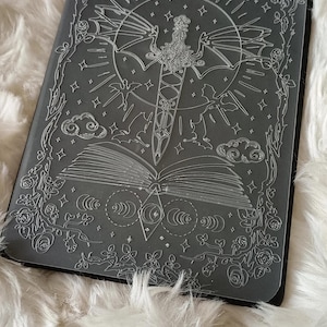 Engraved Kindle Case Insert | Reader Gifts | Bookish | roses | Decor | Kindle Stickers | Booktok | fourth wing | dragons | fantasy | ACOTAR