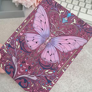 Gedruckte Kindle-Hülle einfügen | Geschenke für Leseratten | Bücherwurm | Rosen | Dekor | Kindle Aufkleber | Booktok | Fantasy Romanze kindle Vinyl Sticker mädchenhaft