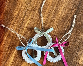 Wreath Macrame Ornament with Colored Ribbon