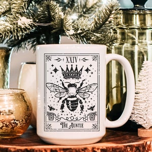 The Auntie Coffee Mug, Personalized Tarot Card Cool Aunt Tumbler, Queen Bee Promoted to Auntie Gift, Pregnancy Announcement New Aunt Cup,