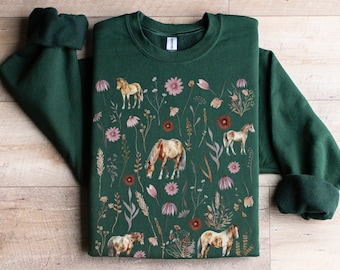 Horse Girl Sweatshirt Pressed flower sweater for Country Girl Gift Wildflower Horse Show Mom Crewneck Floral Equestrian Shirt Thoroughbred