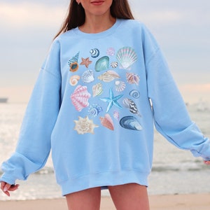 Beachy Seashell Sweatshirt, Coastal Grandma Shell Crewneck, Aesthetic Starfish Shirt, Ocean Surf Sweater, Oversized Cottagecore Coverup