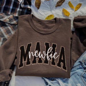 Leopard Newfie Mama Sweatshirt, Animal Print Newfoundland Mom Sweater, Preppy Newfie Lover Gift, Trendy Newfoundland Dog Mom Crewneck