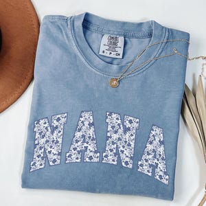 Toile Nana Shirt, Comfort Colors Grandma Tshirt, New Nana Crewneck, Floral Mother Day Gift, Pregnancy Announcement, New Nana Grandmother Tee