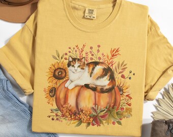 Fall Pumpkin Calico Cat Shirt, Comfort Color Thanksgiving Calico Cat Tee, Vintage Halloween Calico Cat Crewneck Autumn Calico Cat Lover Gift