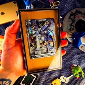 Diorama 3D del modo Paladín Imperialdramon: arte de cartas Digimon hecho a mano