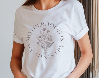 Camiseta "La maternidad es mi ministerio", camiseta "SAHM", camiseta "Tradwife", regalo del día de la madre, camiseta "Stand at Home Mom", regalo para mamá, camiseta "Christian Women"