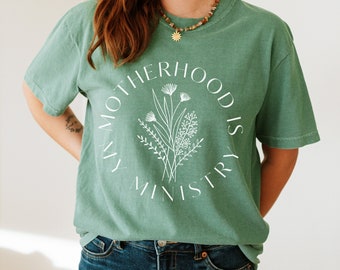 Camiseta La maternidad es mi ministerio, camiseta SAHM, regalo del día de la madre, mamá que se queda en casa, camiseta Comfort Colors Mama, ropa cristiana