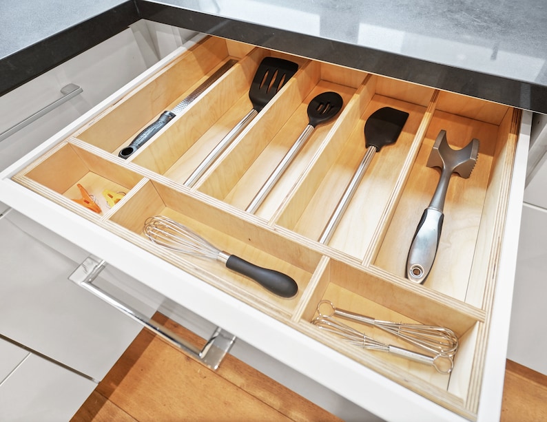 Organizador de cajones de cocina personalizado para utensilios, cubiertos, repostería y más, hecho de arce macizo imagen 1