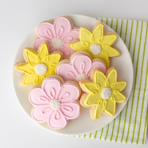 Hand Decorated Flower Sugar Cookies: Gourmet Gift Set (2 Dozen)
