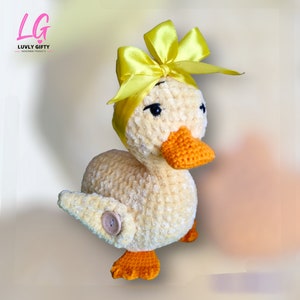 Amigurumi crochet plush toy little Duck, ENGLISH language Pdf pattern