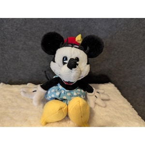 GUND 8 in Plush Minnie Mouse image 1