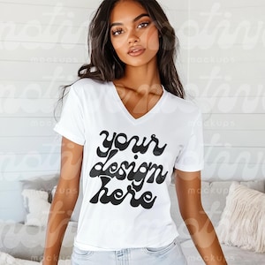 Mockup di maglietta con scollo a V, modello di maglietta bianca, modello di maglietta con scollo a V, modello di maglietta con scollo a V da donna, modello di scollo a V, influencer Bella Canvas 3005 BC 6035