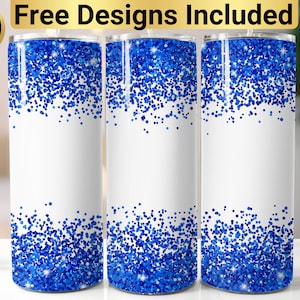 Puede incluir: Tres vasos de acero inoxidable con fondo blanco y diseño de purpurina azul. Los vasos tienen una capacidad de 20 onzas cada uno y cuentan con un diseño de aislamiento de doble pared. El texto "10 Free Designs Included" está en la parte superior de la imagen.