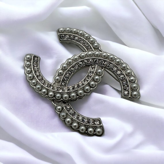 Vintage CHANEL SILVER AND CRYSTALS CC LOGO BROOCH/PIN CLASSIC