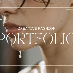 Könnte beinhalten: Nahaufnahme eines Gesichts mit Wasser, das vom Kinn tropft. Der Text "CREATIVE FASHION PORTFOLIO" ist in Weiß auf hellem Hintergrund dargestellt.