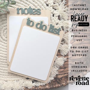 Może przedstawiać: Dwa drewniane notatniki suchościeralne ze słowami "notes" i "to do list" w zielonych literach. Obraz zawiera również tekst "Laser Ready SVG Cut Files" i "Dry Erase To Do List Notepad".