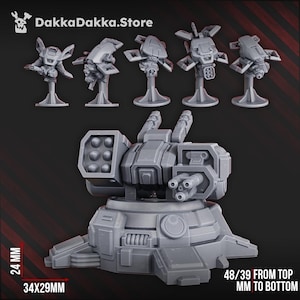Puede incluir: Una colección de modelos grises en miniatura para juegos de guerra. La imagen muestra varios vehículos voladores pequeños y una gran torreta con múltiples cañones y lanzamisiles. La torreta mide 3,4x2,9 cm y 4,8/3,9 cm de alto. El logo "DakkaDakka.Store" está arriba a la izquierda.