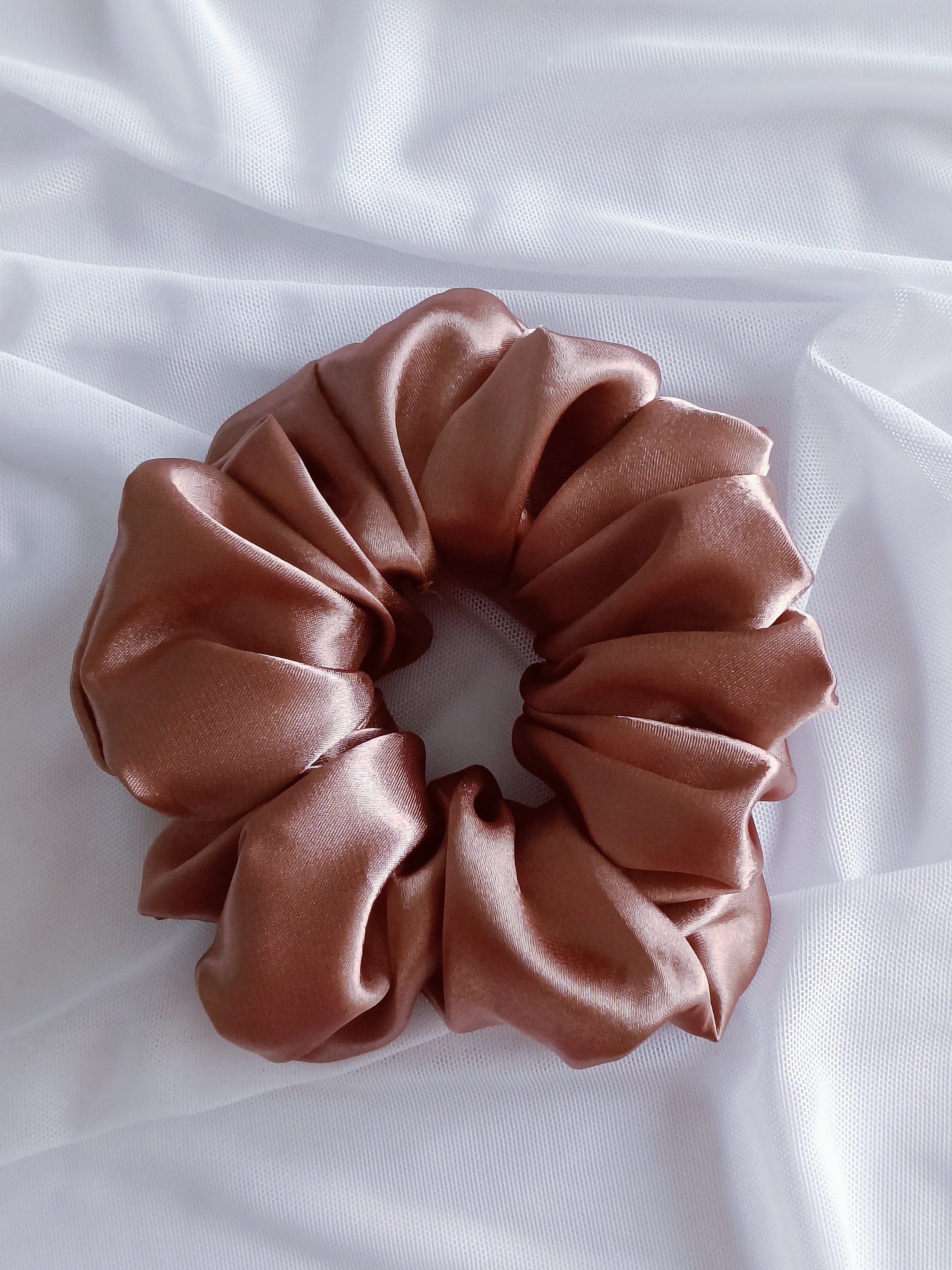 CHANEL Beige Hair Scrunchies Set Chanel Silk Bow Hair Accessory Beige With Black Trim main image 2