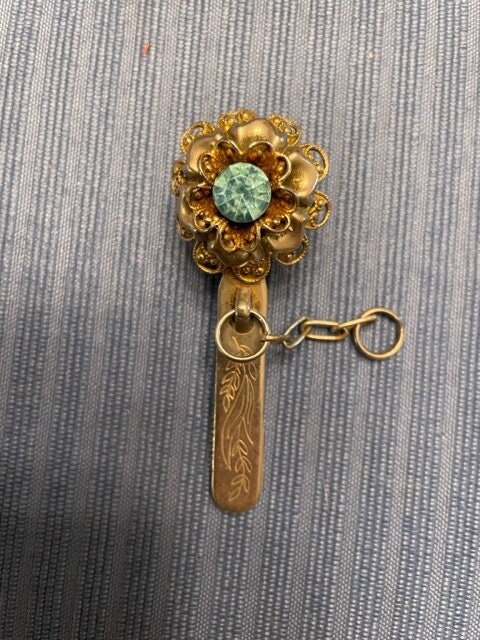 Finders Key Purse Filigree Heart Key Finder, Antiqued Silver