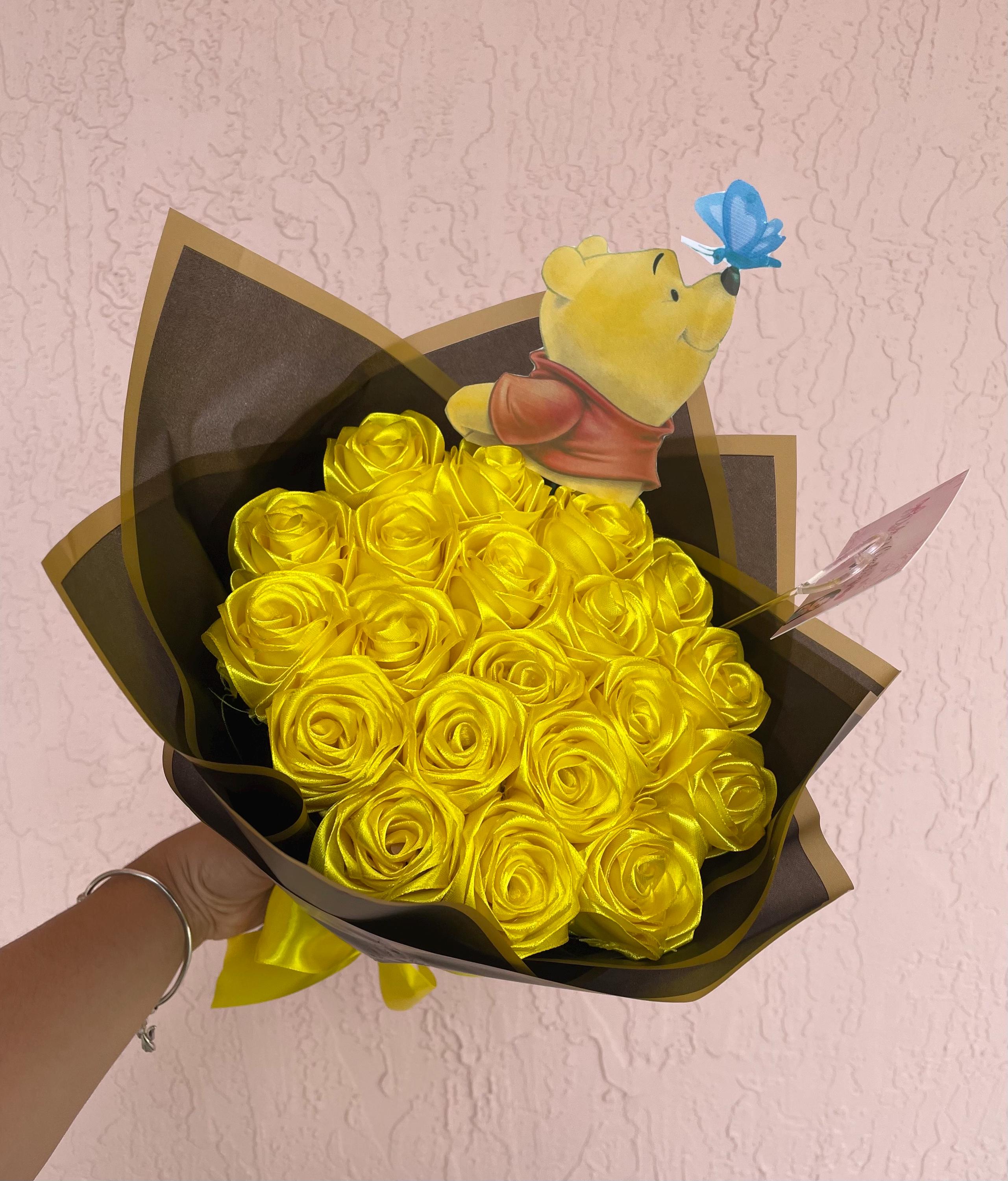 Winnie the Pooh Bouquet, Yellow Roses, Eternal Roses, Ramo Buchón Etsy