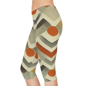 Geo Pattern (mirrored) Women's Capri Leggings