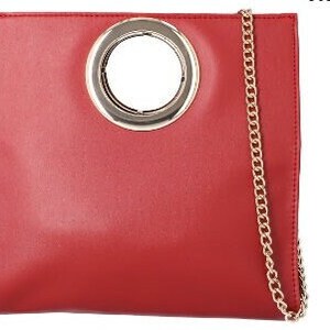 Cartera de mano plegable de piel sintética color rojo vino con correa de cadena larga