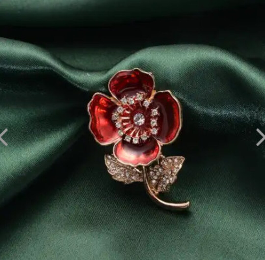 Crystal 2024 poppy brooch