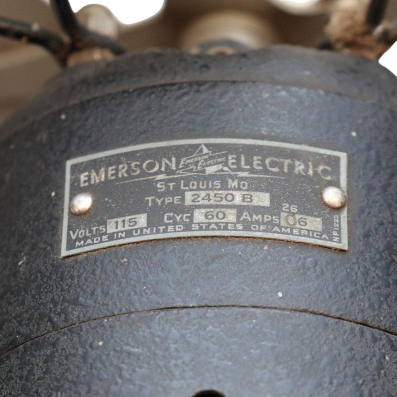 Ventilador oscilante vintage Emerson Electric 2450B de 10" con aspas metálicas, años 40. imagen 5