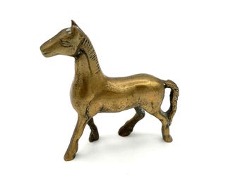 Statuetta vintage in ottone stile Mid-Century Modern a forma di cavallo / Decorazione equestre minimalista retrò MCM da posizionare su una mensola