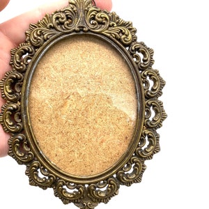 Vintage Hollywood Regency Italy Beautiful Small Filigree Metal Gold Oval Picture Frame / Retro Renaissance Art Nouveau Frame