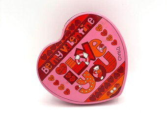 Vintage I Love You Red and Pink Heart Shape Metal Tin Mint Trinket Pin Candy Box / Retro Heart Valentine Anniversary Lidded Gift Container