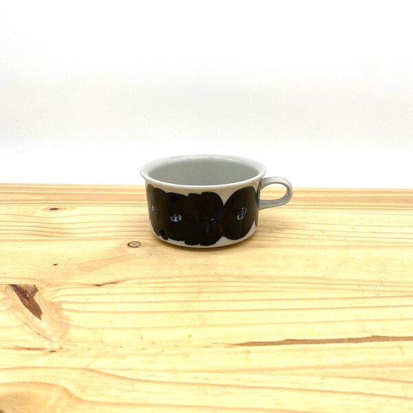 Vintage Arabia Finland Ulla Procope Blue Anemone Flat Cup Ceramic Coffee Mug / Retro Mid Century Modern Kitchen Tabletop Decor