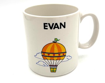 Tazza da caffè vintage in ceramica bianca con stampa di mongolfiera gialla e arancione / Tazza retrò, regalo perfetto per amici e familiari.