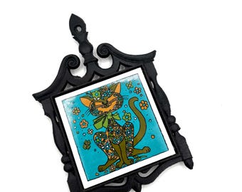 Vintage 60s Groovy Flower Power Cat Tile Cast Iron Trivet Holt Howard / Retro Blue Green Hot Plate Kitchenware Decor